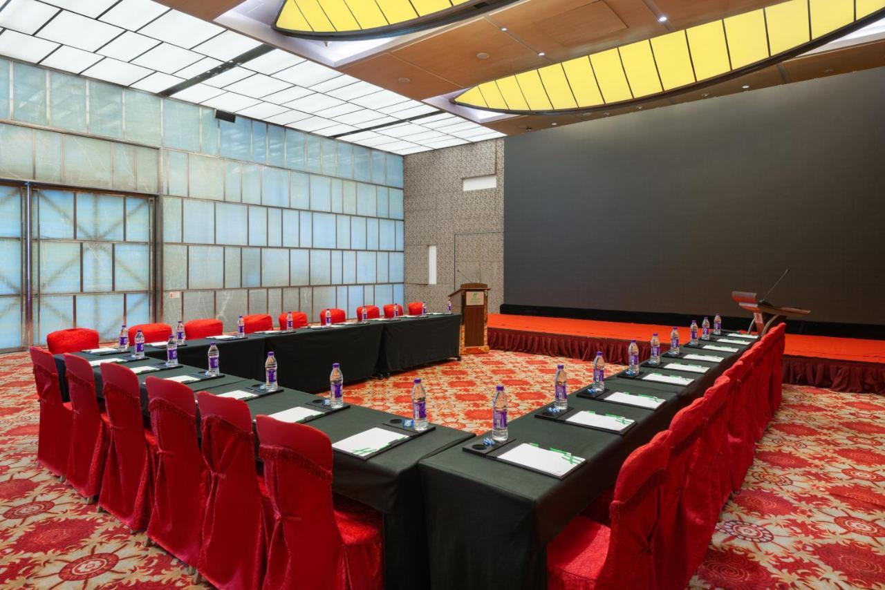 Holiday Inn Binhai Тяньцзинь Экстерьер фото