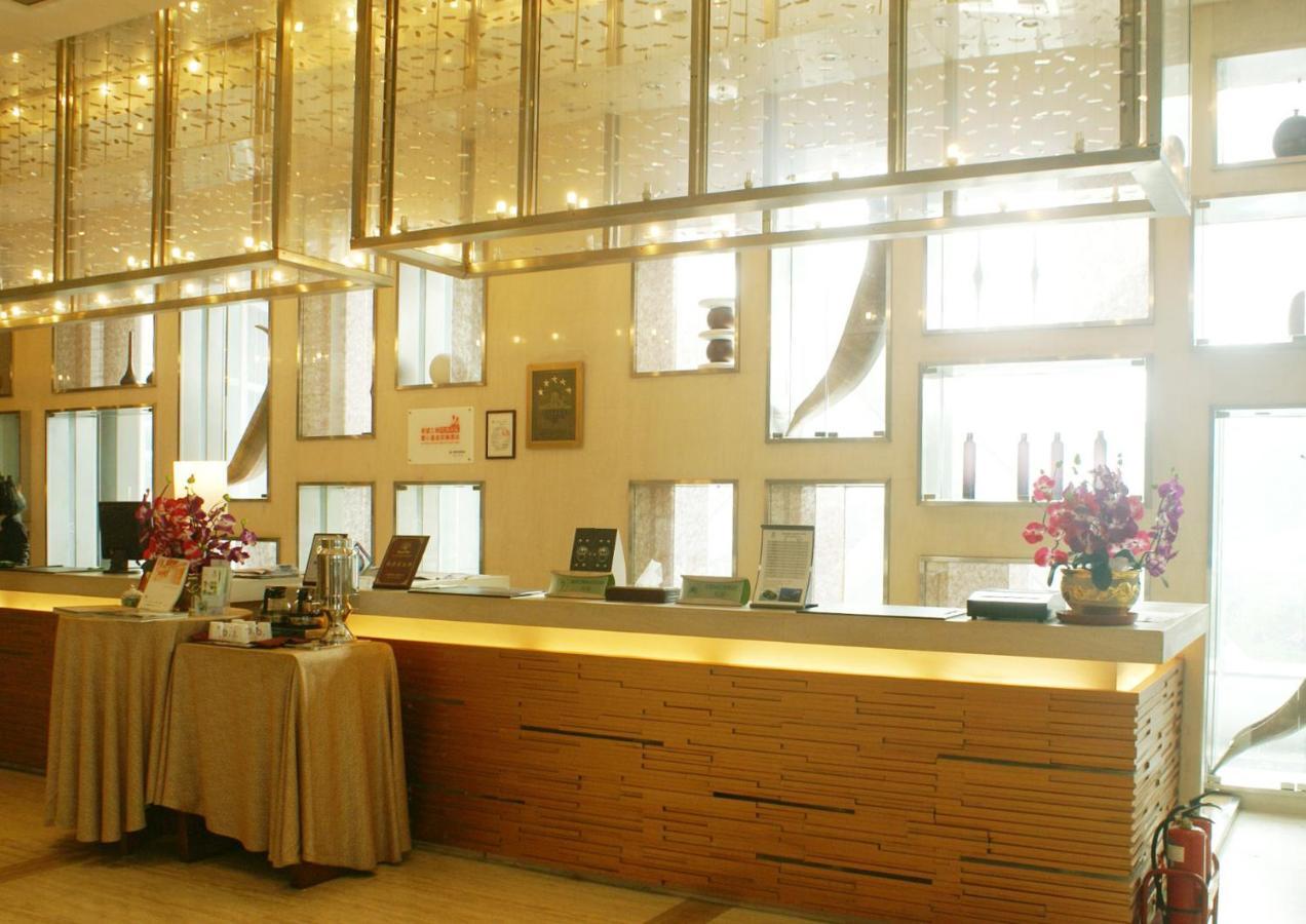 Holiday Inn Binhai Тяньцзинь Экстерьер фото