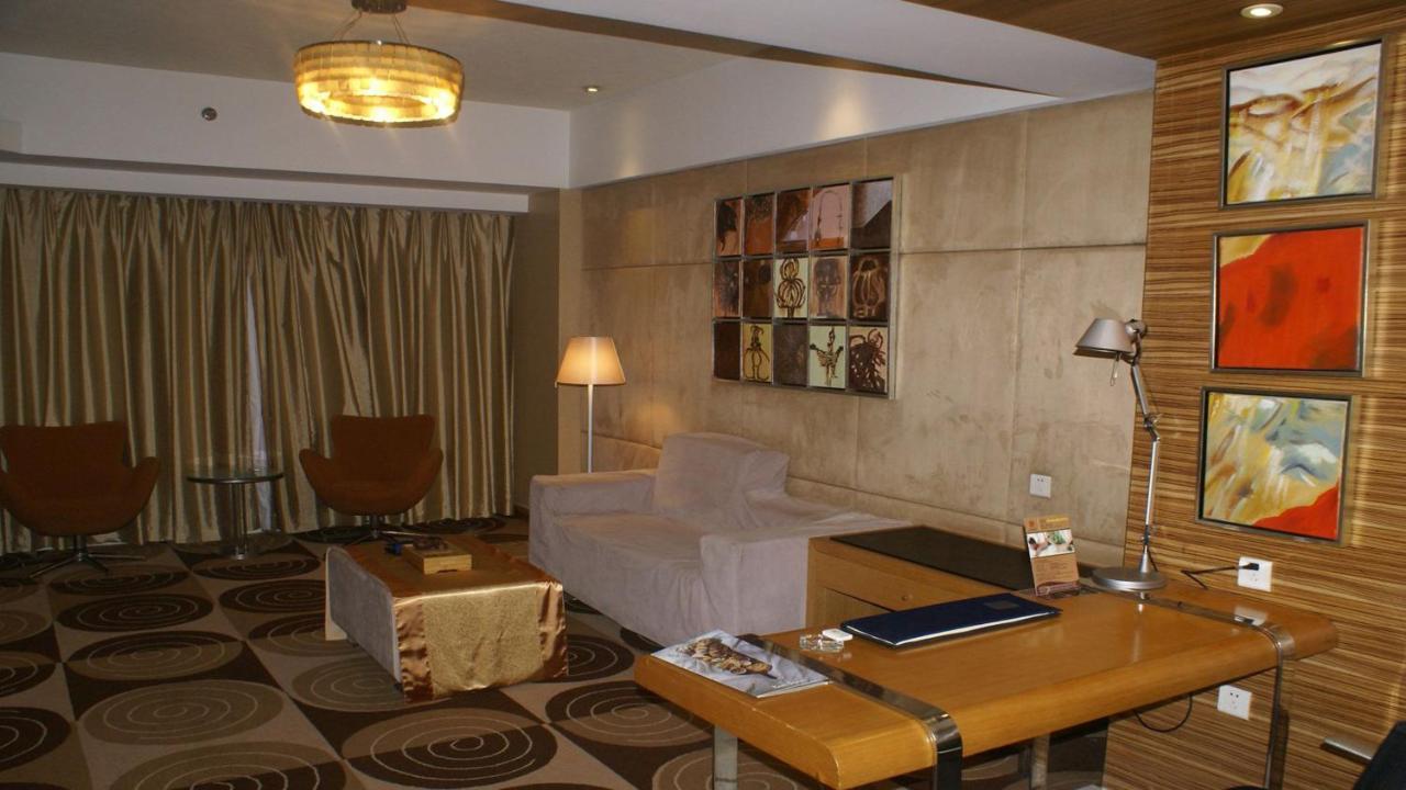Holiday Inn Binhai Тяньцзинь Экстерьер фото