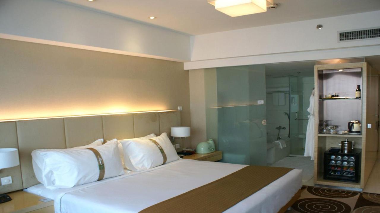 Holiday Inn Binhai Тяньцзинь Экстерьер фото